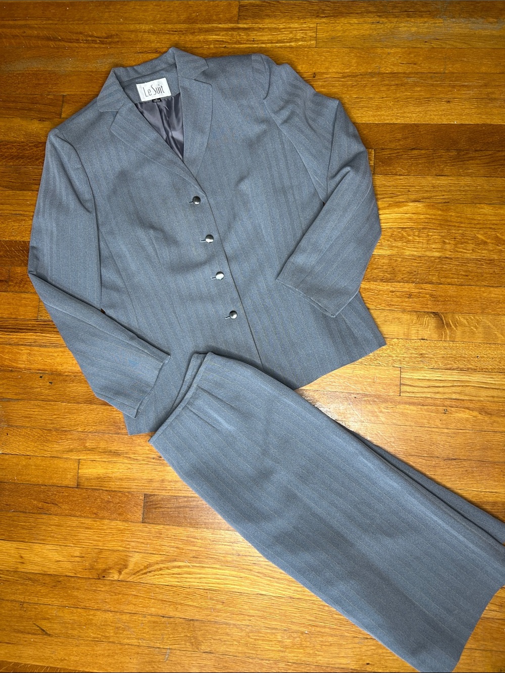 Le Suit Gray Pinstripe Women's Two-Piece Suit Blazer & Pants